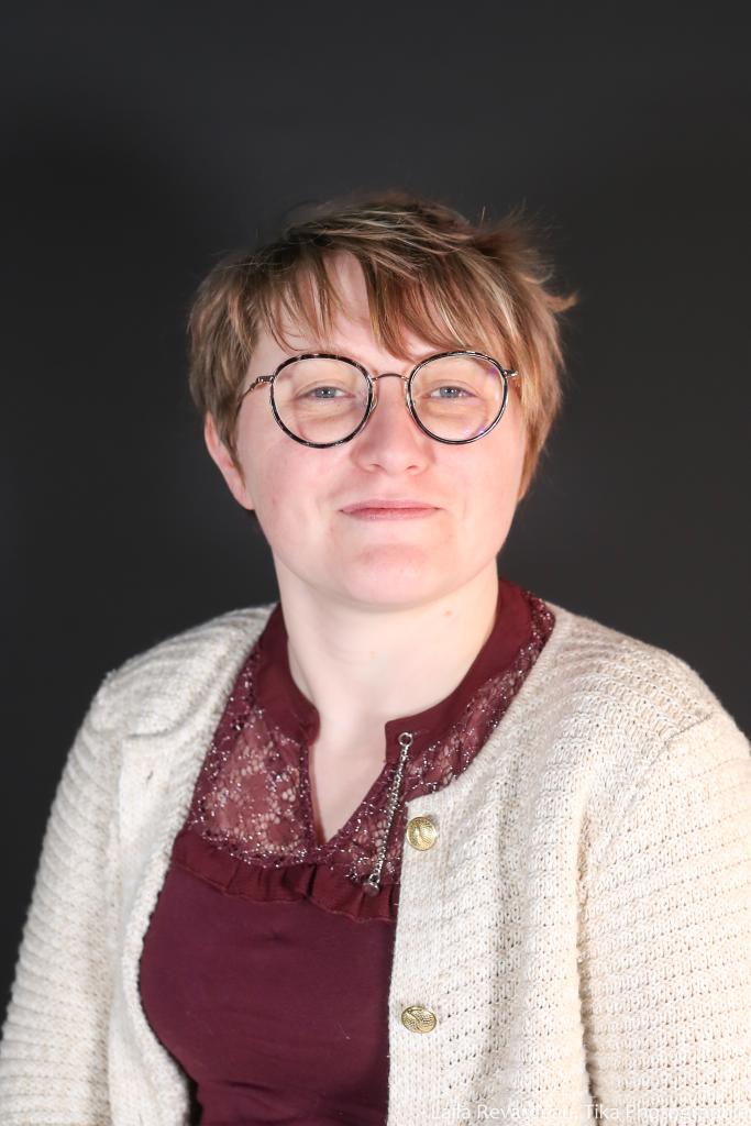 Cécile Miolanne, animatrice d’atelier d’écriture ludique et créative pour Au Cœur des Mots 63