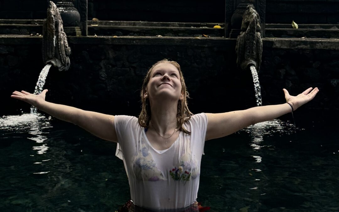 Léa Alzaix, professeure de yoga à domicile