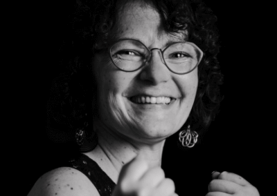 Emilie Debray, Praticienne en kinésiologie énergétique et programmation neuro fonctionnelle